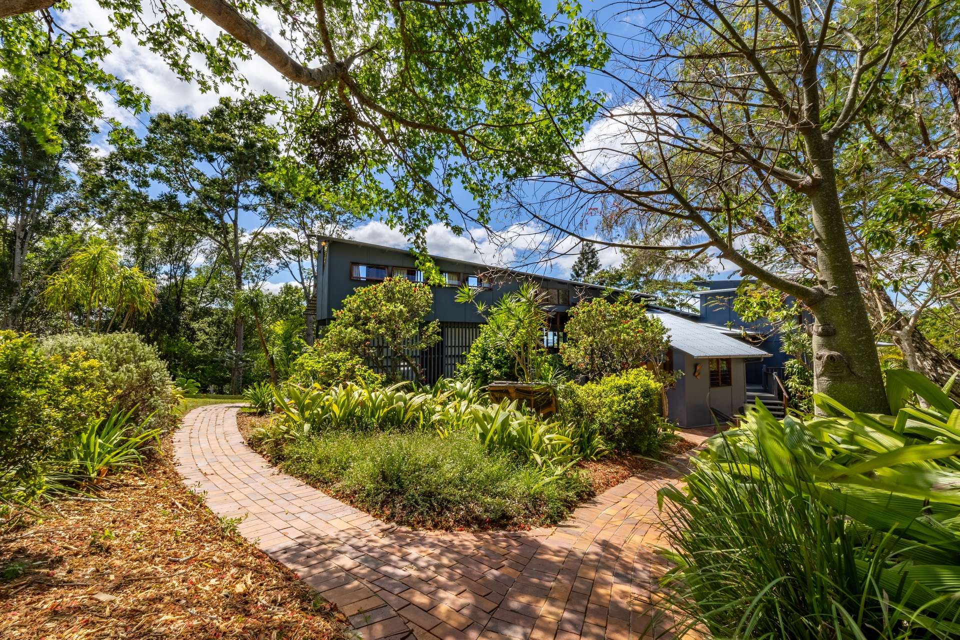 895 Hunchy Road, Hunchy For Sale by Farmbuy.com - image 3