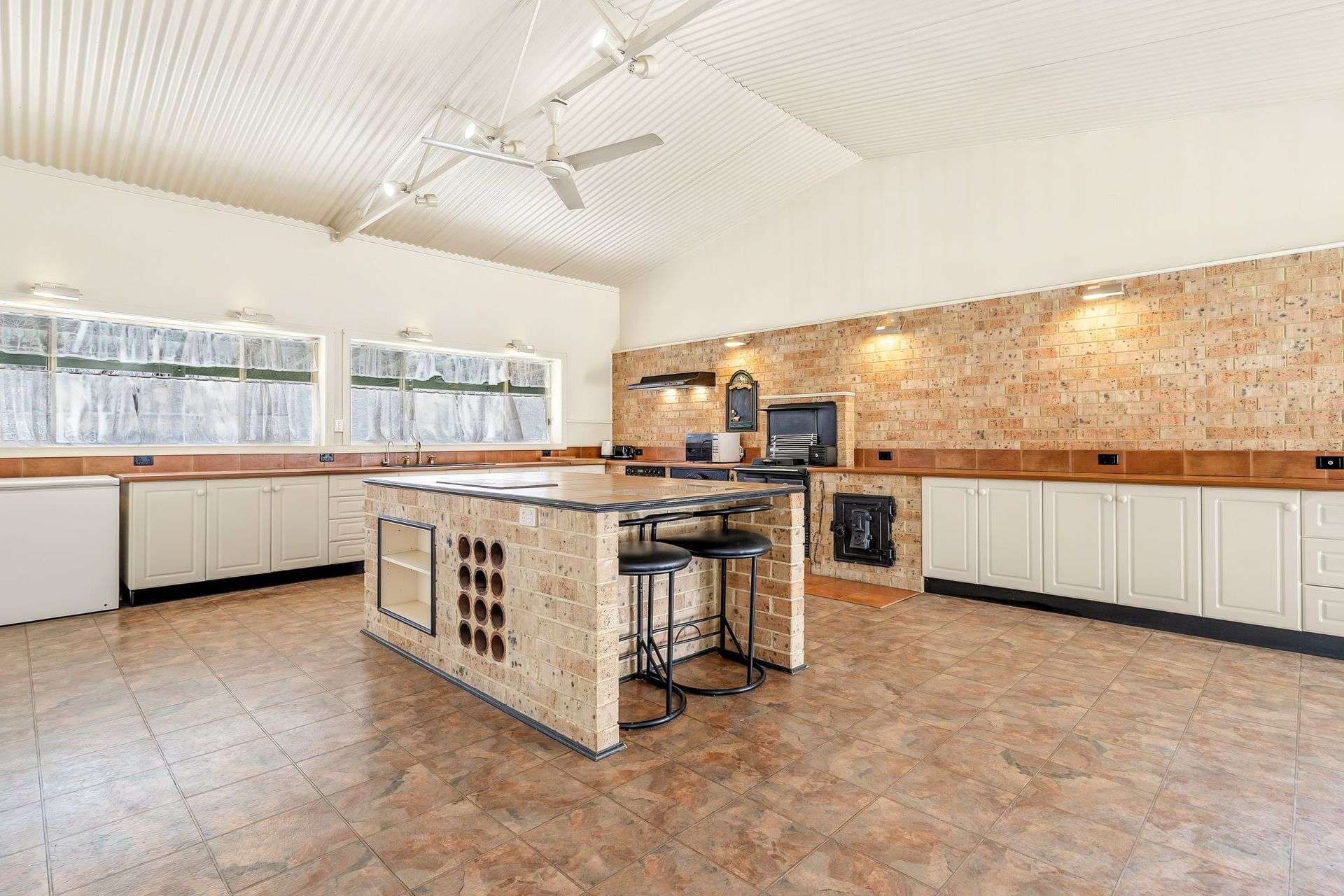 23 Bathurst Street, Tuena For Sale by Farmbuy.com - image 5