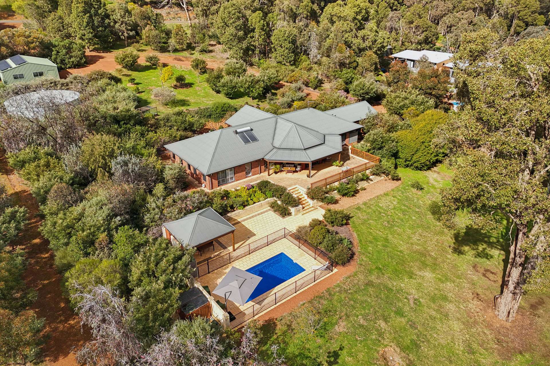 100 Grand Valley Drive, Chidlow For Sale by Farmbuy.com - image 3