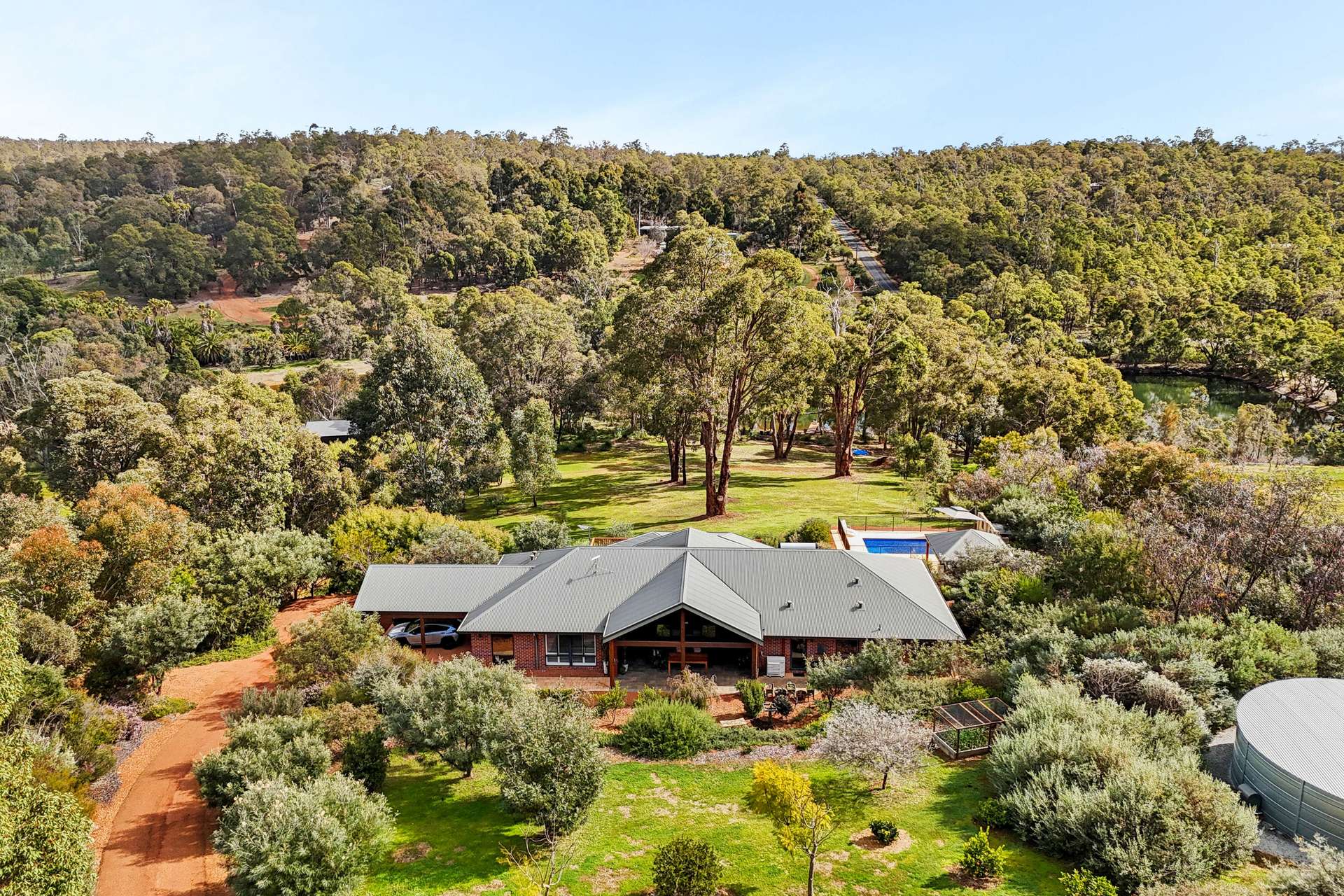 100 Grand Valley Drive, Chidlow For Sale by Farmbuy.com - image 10