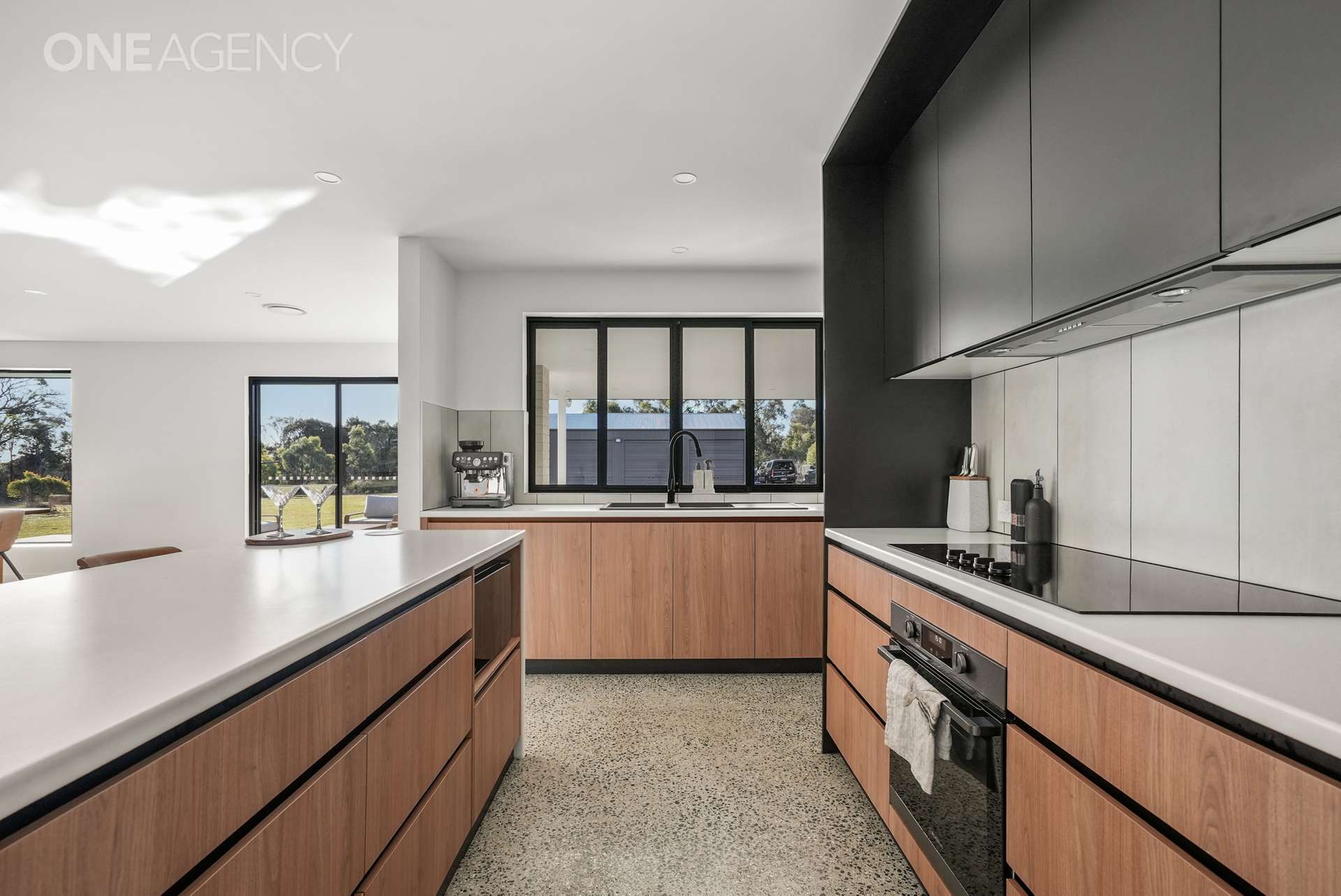 6 Neville Drive, Bridport For Sale by Farmbuy.com - image 5