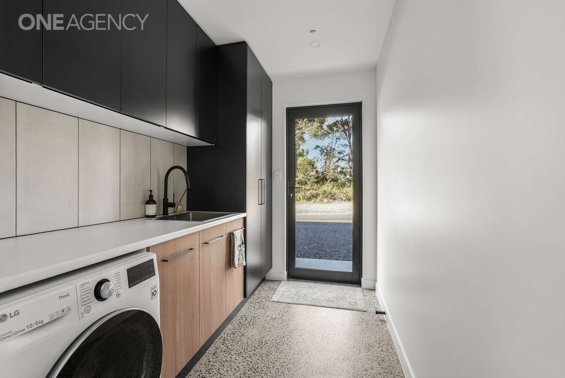 6 Neville Drive, Bridport For Sale by Farmbuy.com - image 19