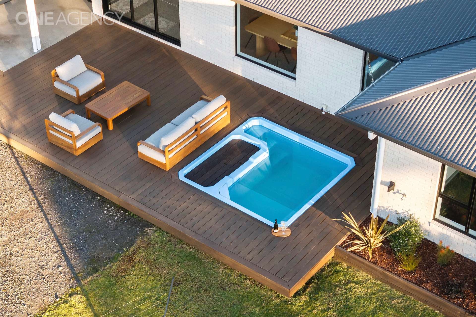 6 Neville Drive, Bridport For Sale by Farmbuy.com - image 2
