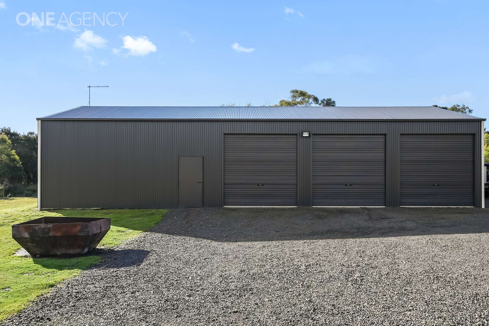 6 Neville Drive, Bridport For Sale by Farmbuy.com - image 4