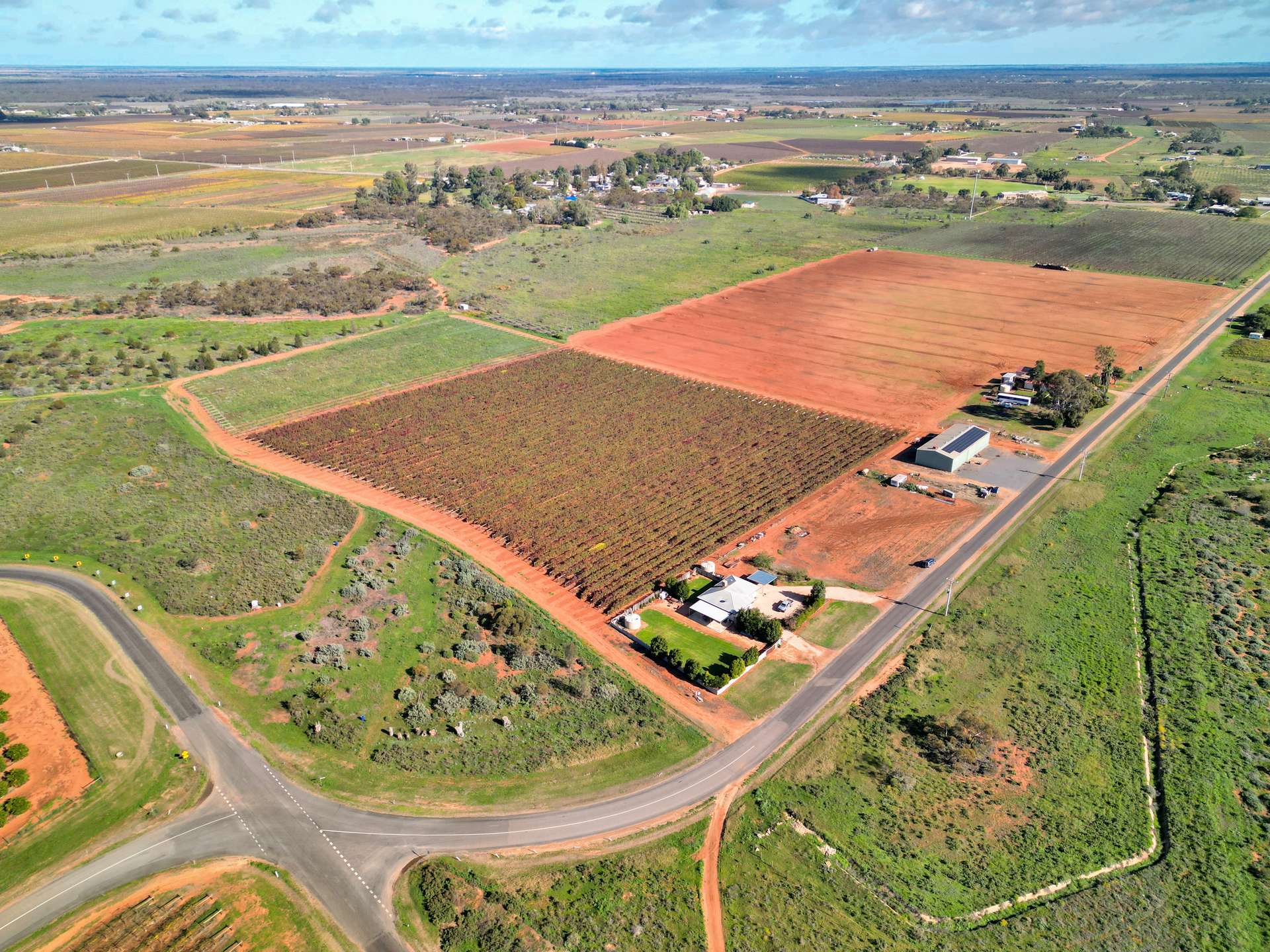 343 Pawson Avenue, Cardross For Sale by Farmbuy.com - image 2