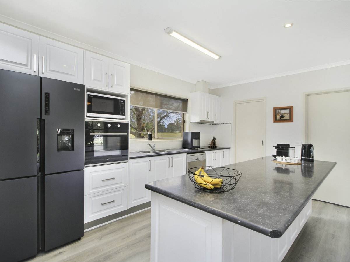 42 Fernbank-Lindenow South Road, Lindenow South For Sale by Farmbuy.com - image 6