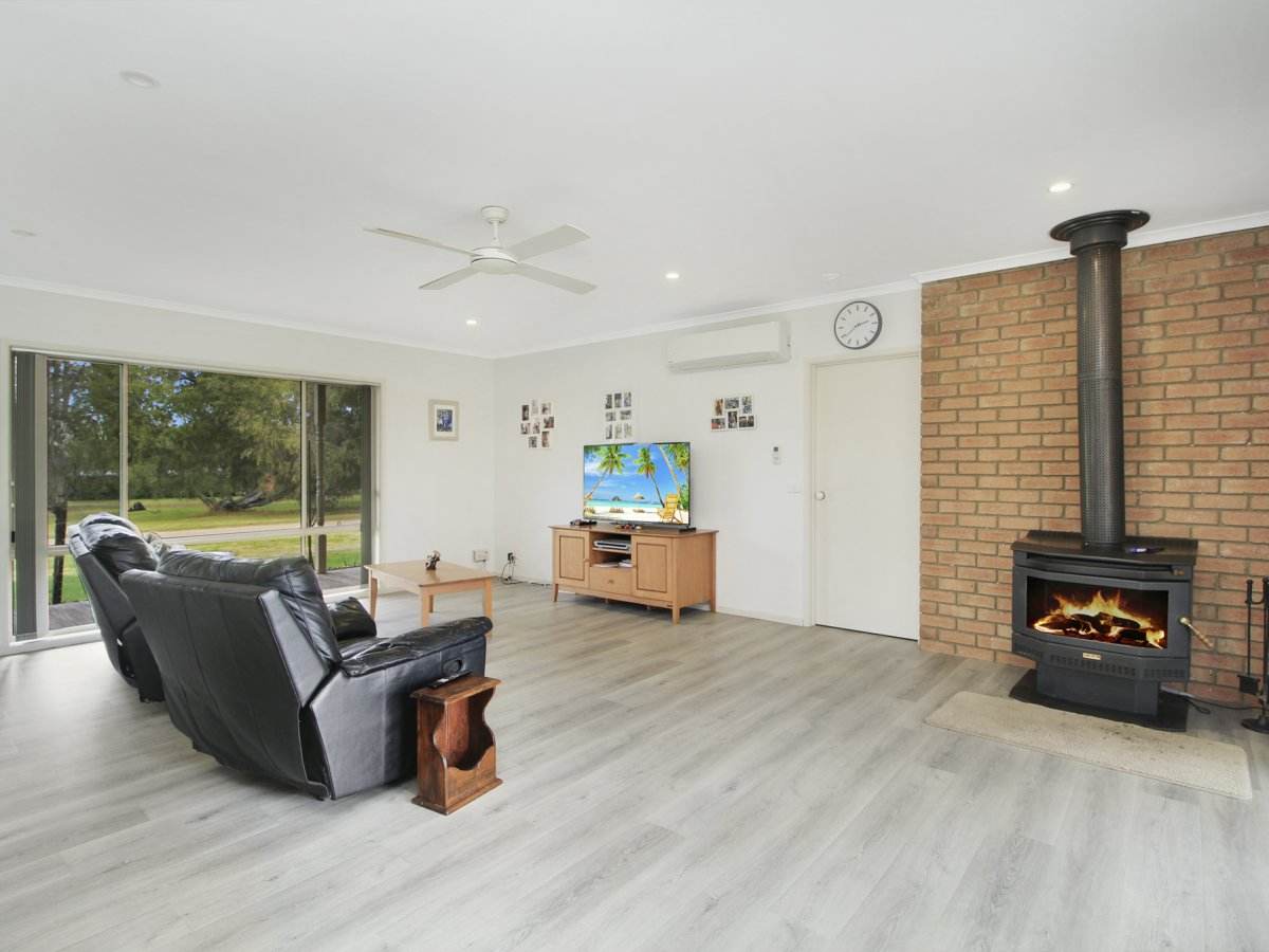 42 Fernbank-Lindenow South Road, Lindenow South For Sale by Farmbuy.com - image 4