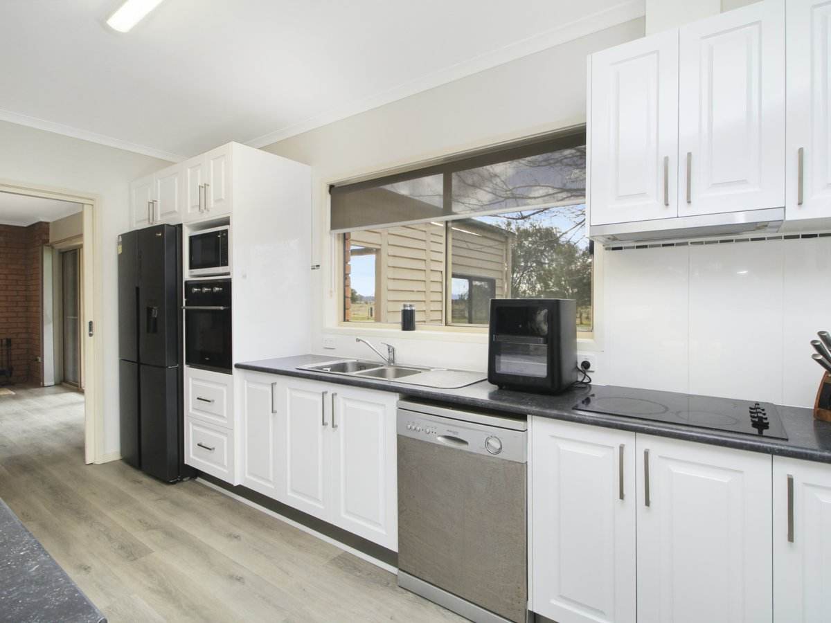 42 Fernbank-Lindenow South Road, Lindenow South For Sale by Farmbuy.com - image 7