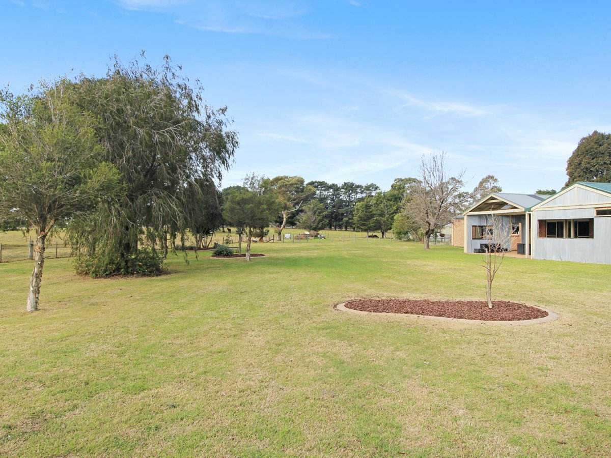 42 Fernbank-Lindenow South Road, Lindenow South For Sale by Farmbuy.com - image 17