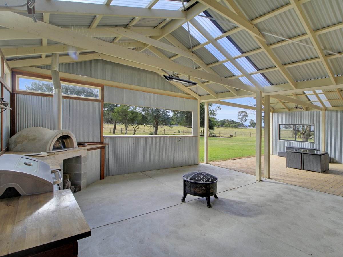 42 Fernbank-Lindenow South Road, Lindenow South For Sale by Farmbuy.com - image 2