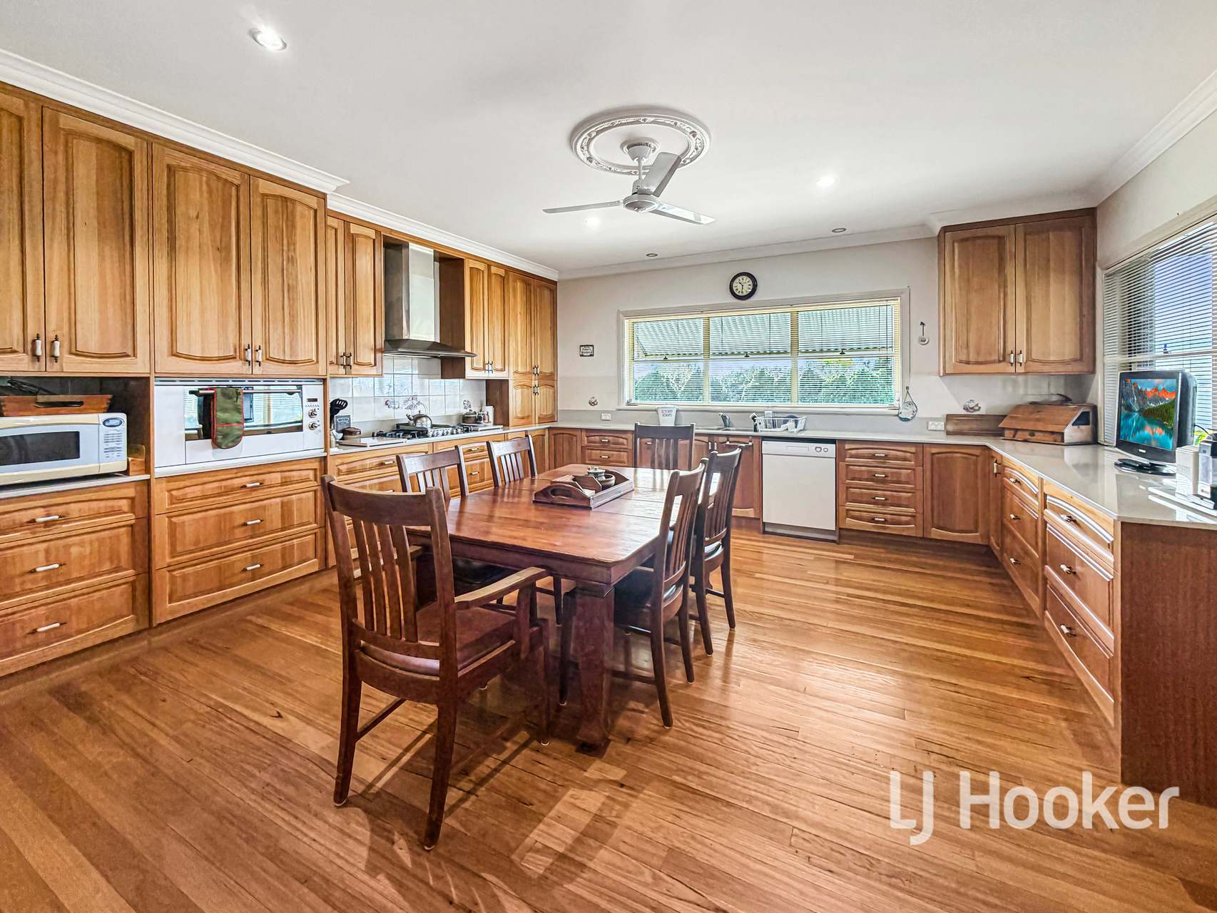 349 Fernhill Road, Inverell For Sale by Farmbuy.com - image 4