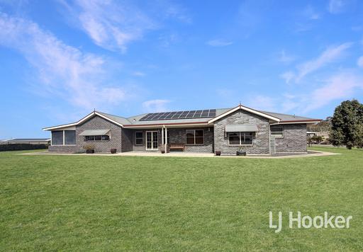 Farm For Sale - NSW - Inverell - 2360 - Quality Country Living on Approx. 1ha 