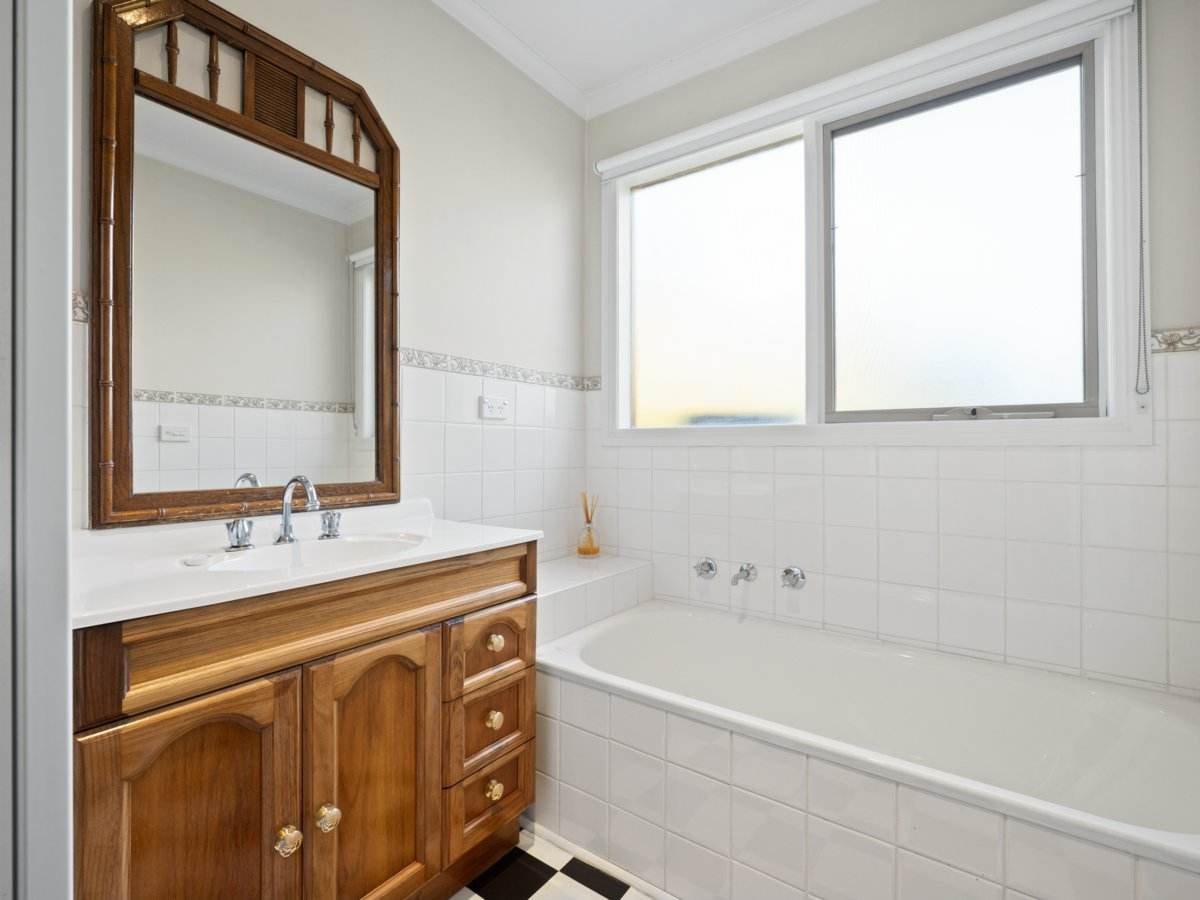 112 Great Alpine Road, Bruthen For Sale by Farmbuy.com - image 12