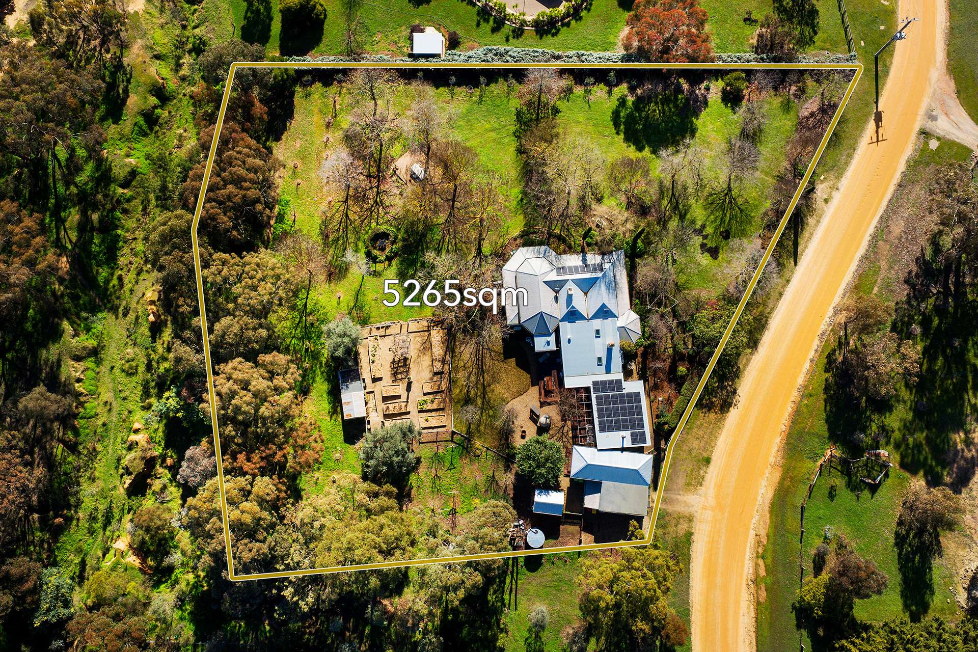 9 Mitchell Parade, Castlemaine For Sale by Farmbuy.com - image 20