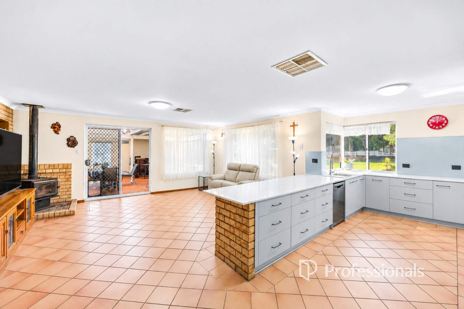 14 Paperbark Close, North Boyanup For Sale by Farmbuy.com - image 8