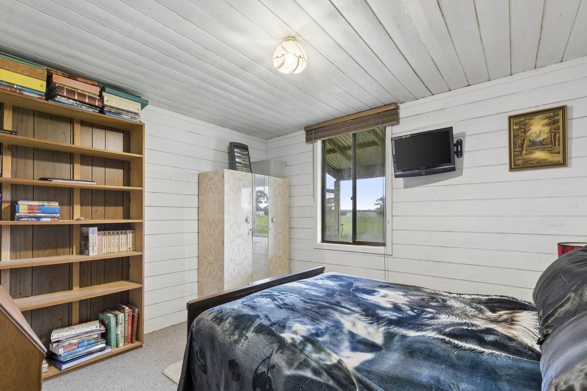 760 Swan Marsh Road, Swan Marsh For Sale by Farmbuy.com - image 8