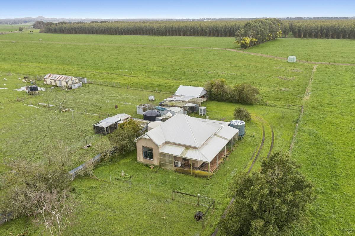 760 Swan Marsh Road, Swan Marsh For Sale by Farmbuy.com - image 10