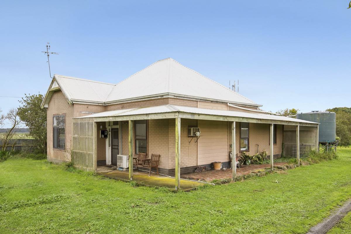 760 Swan Marsh Road, Swan Marsh For Sale by Farmbuy.com - image 2