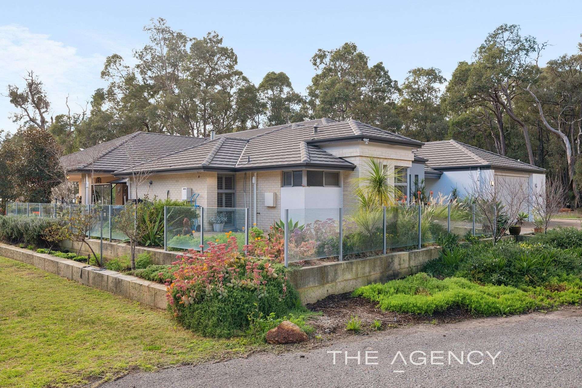 16 Strawberry Hill Drive, Gidgegannup For Sale by Farmbuy.com - image 33