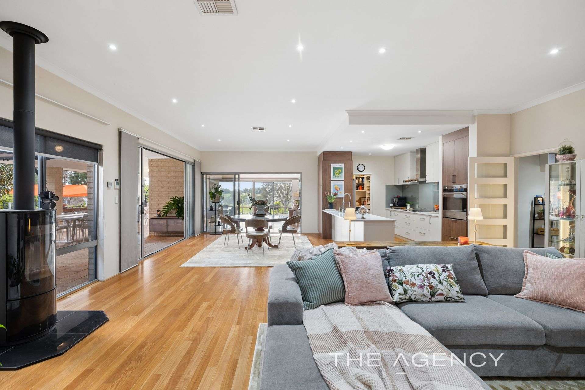 16 Strawberry Hill Drive, Gidgegannup For Sale by Farmbuy.com - image 10