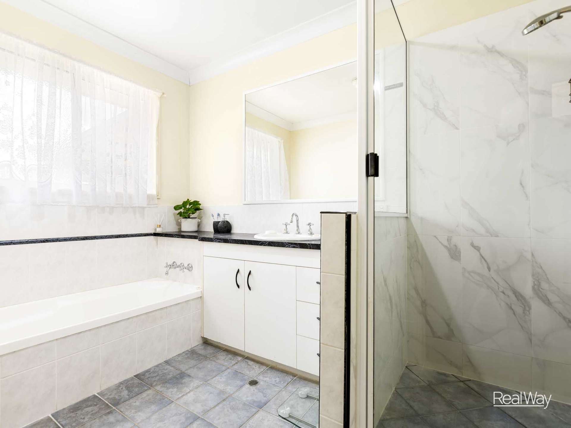 21 Stark Drive, Vale View For Sale by Farmbuy.com - image 16