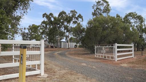 Farm For Sale - QLD - Oakey - 4401 - Water, Country and Position on the Edge of Oakey 