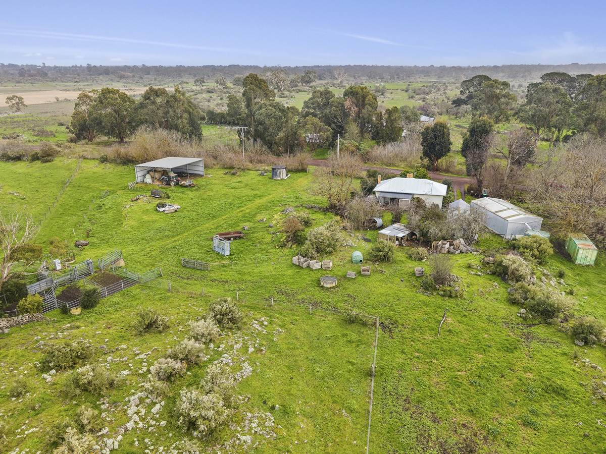 1351 Hawks Nest Road, Pirron Yallock For Sale by Farmbuy.com - image 4