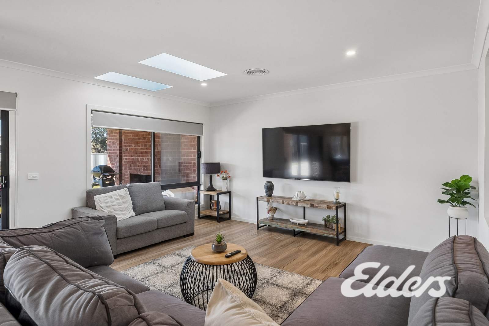 1 Adam Close, Mulwala For Sale by Farmbuy.com - image 9