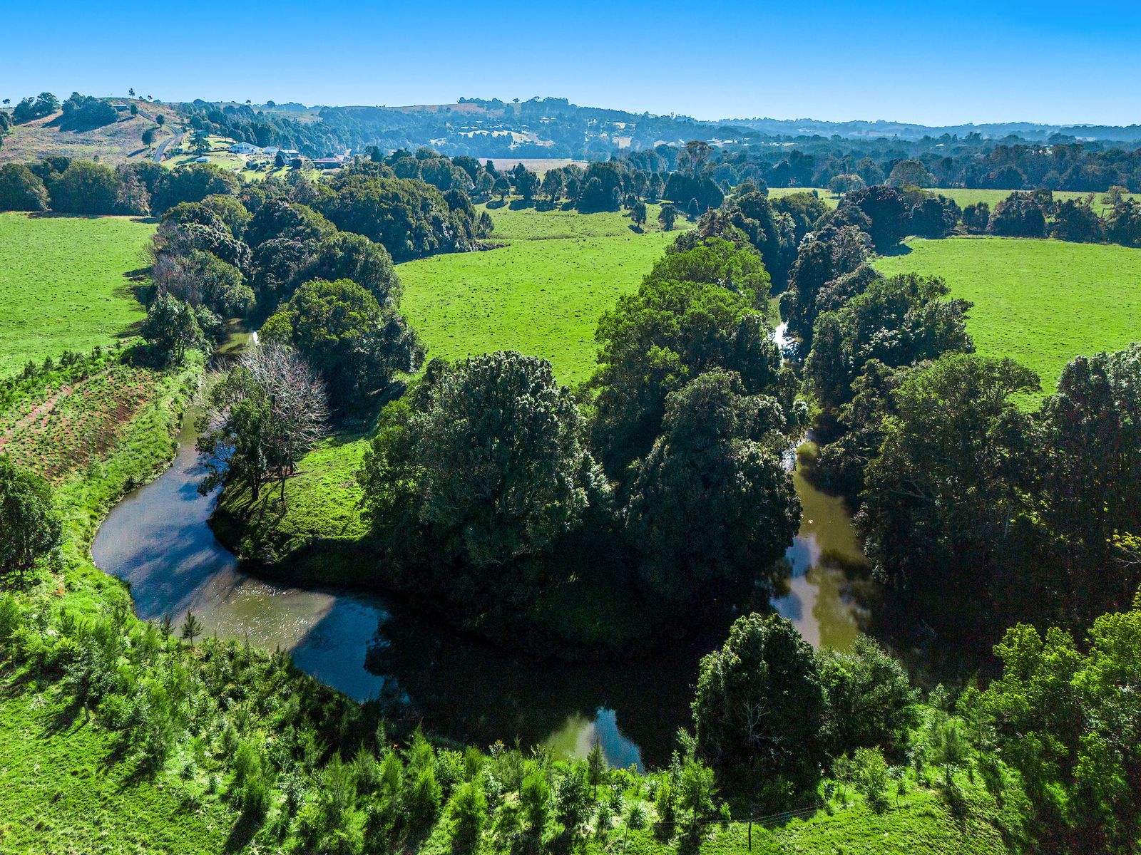 304 Eltham Road, Eltham For Sale by Farmbuy.com - image 2