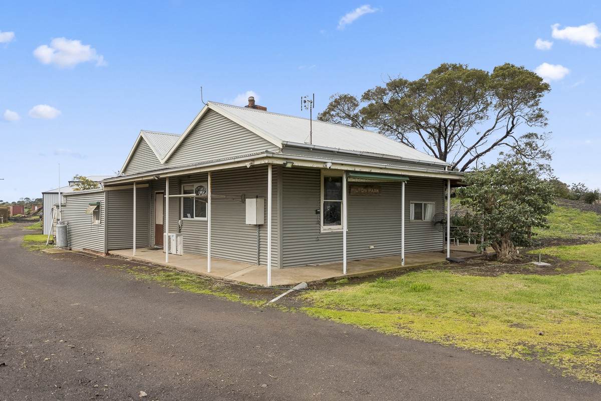 1780 Corangamite Lake Road, Dreeite For Sale by Farmbuy.com - image 4