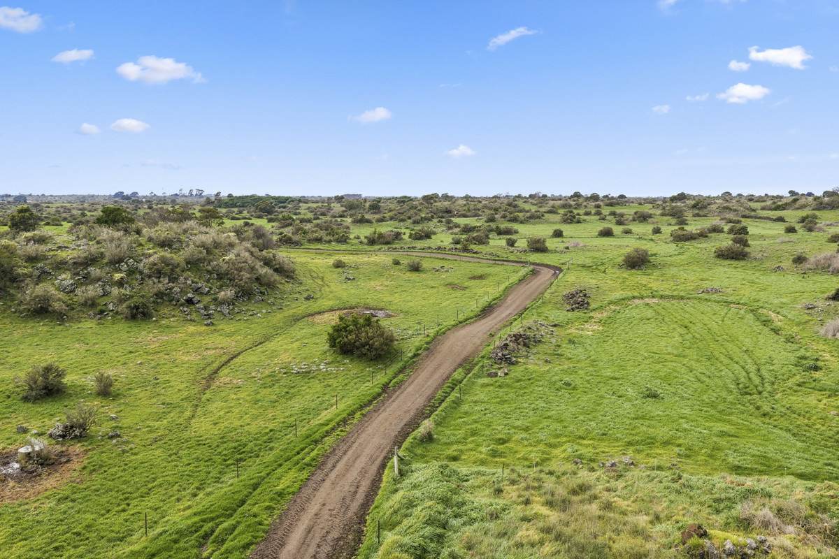 1780 Corangamite Lake Road, Dreeite For Sale by Farmbuy.com - image 13
