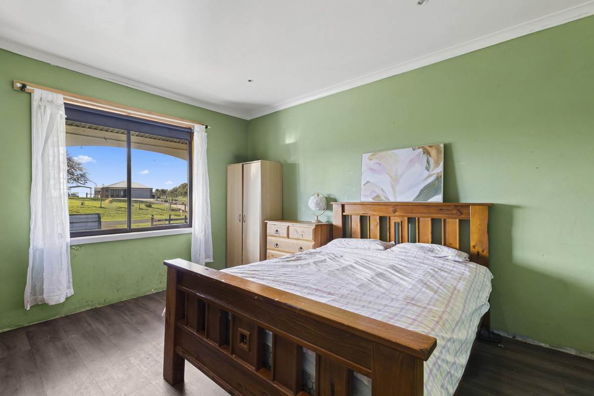 70 Ryans Lane, Coragulac For Sale by Farmbuy.com - image 7