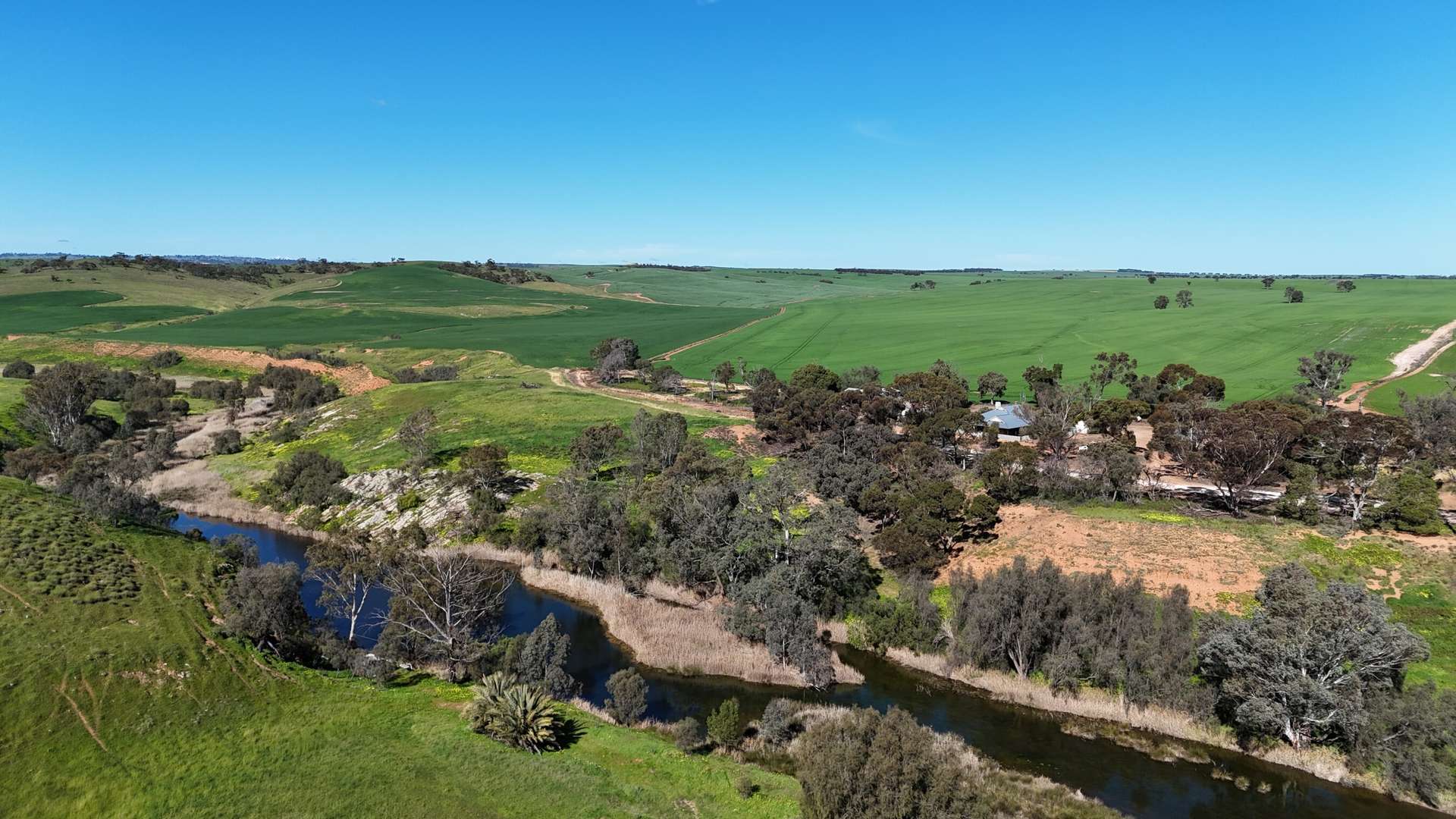 'Riverleigh' 110 Pedler Road, Yacka For Sale by Farmbuy.com - image 1