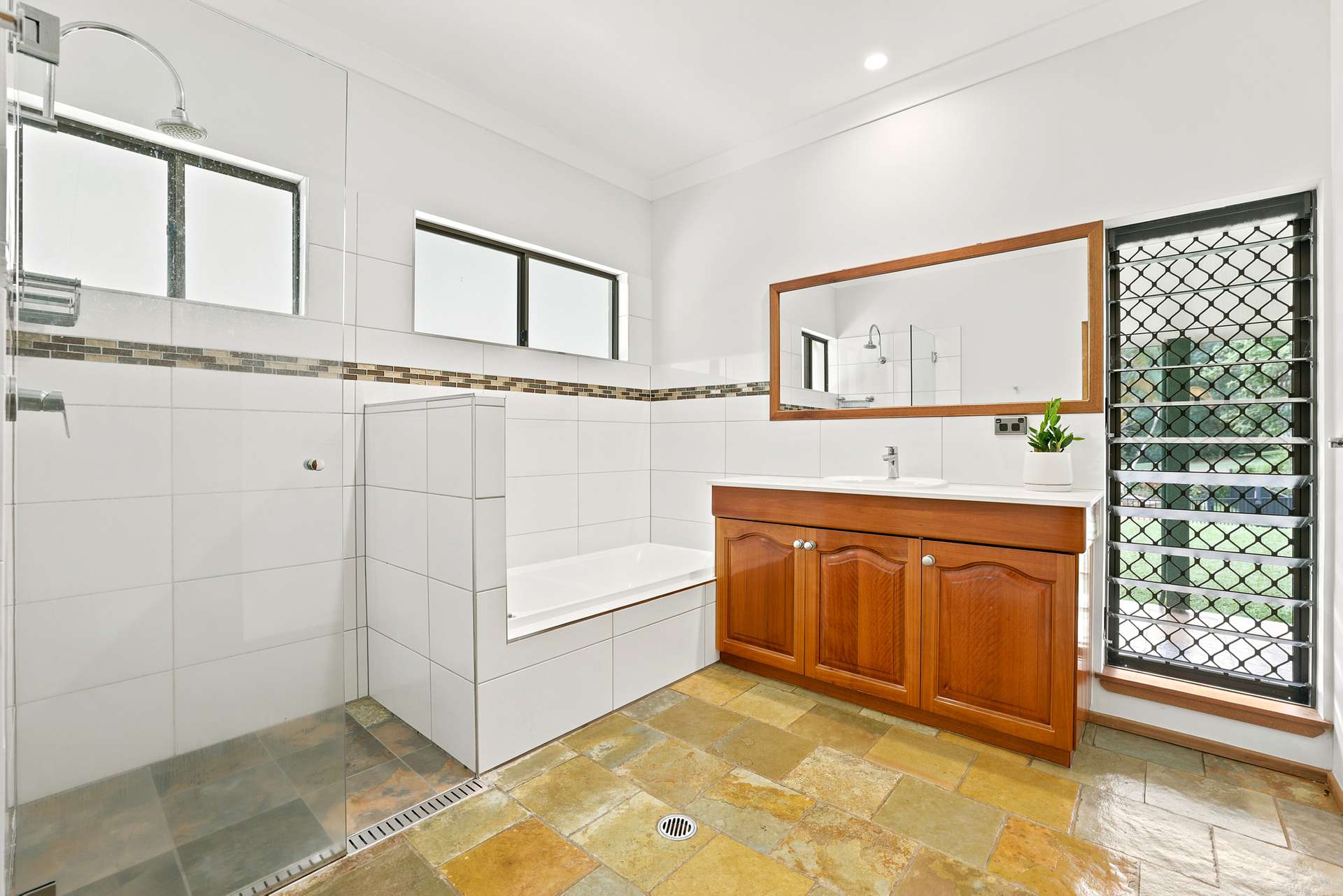 46 Gallet Road, Little Mulgrave For Sale by Farmbuy.com - image 11