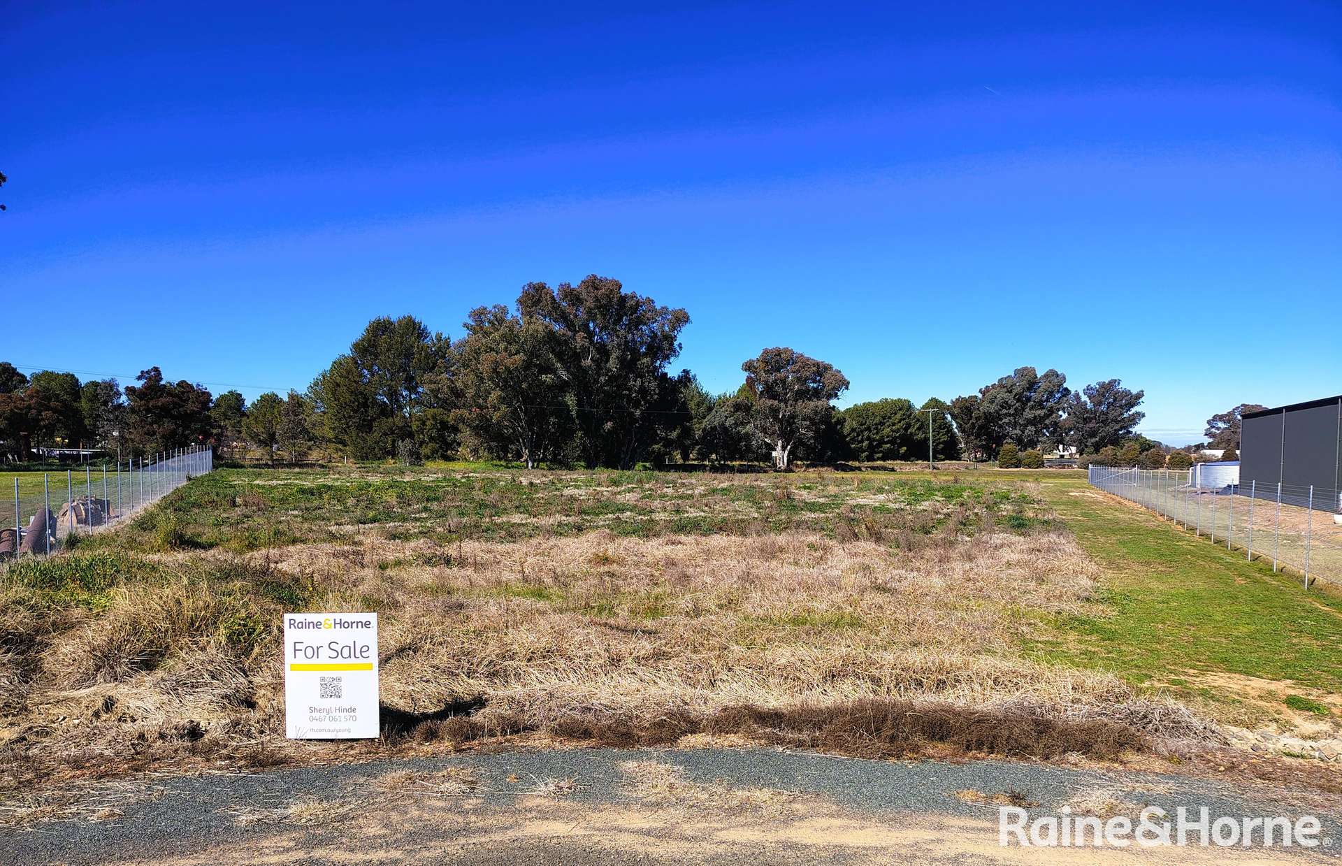 17 Phil Aston Place, Grenfell For Sale by Farmbuy.com - image 1