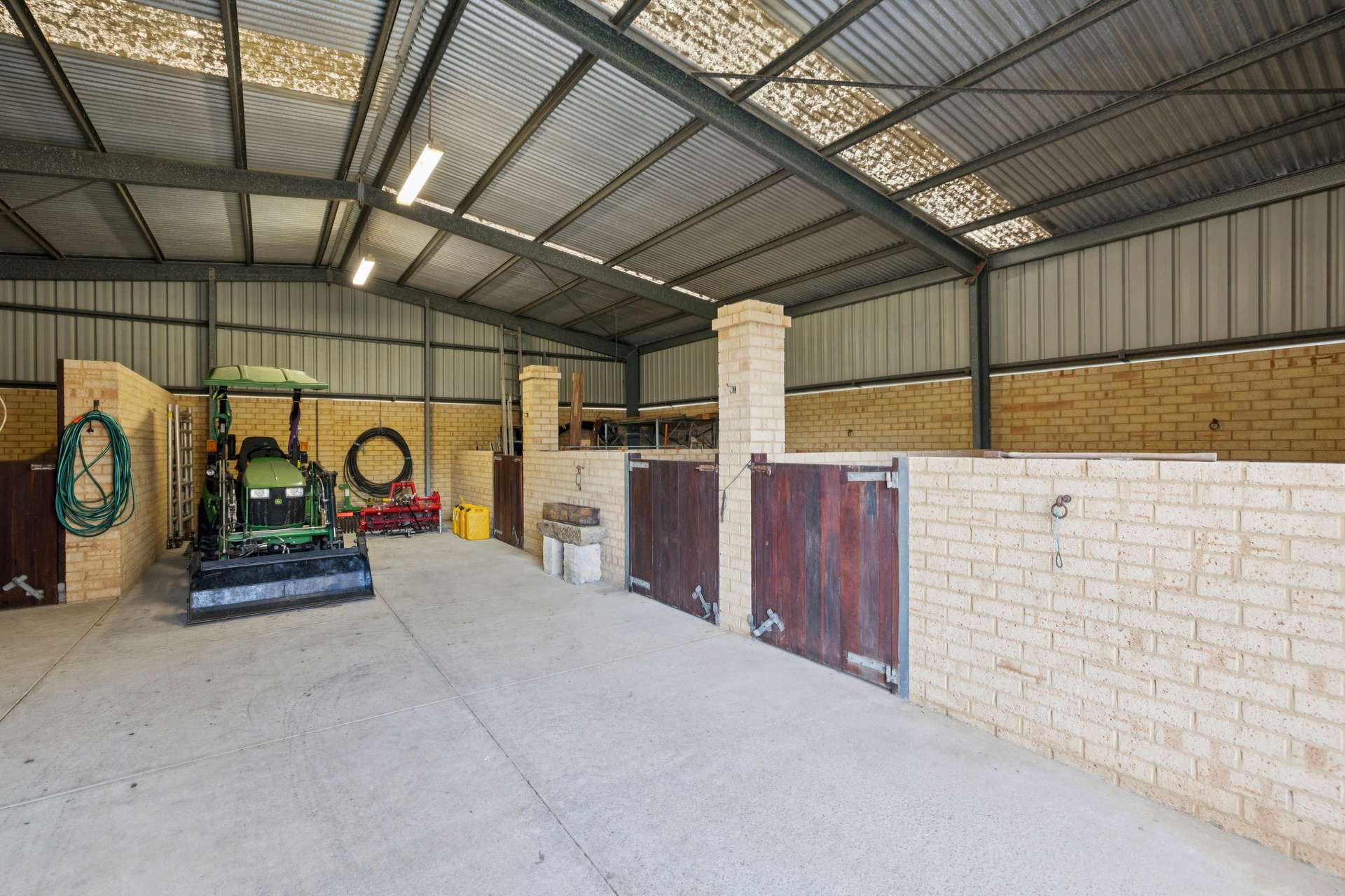 39 Kings Row, Baskerville For Sale by Farmbuy.com - image 29
