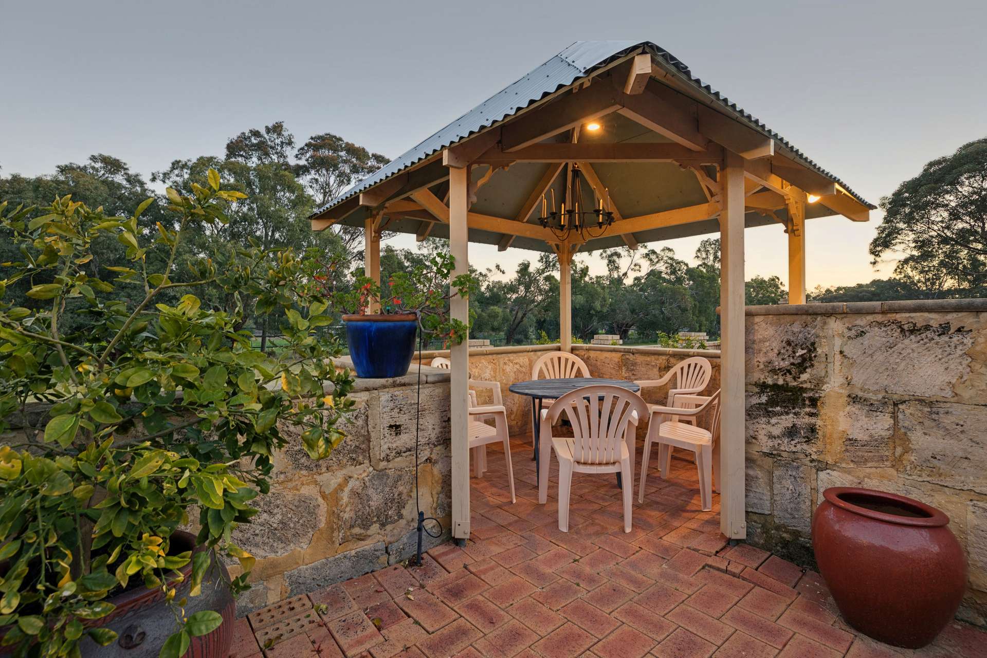 39 Kings Row, Baskerville For Sale by Farmbuy.com - image 26
