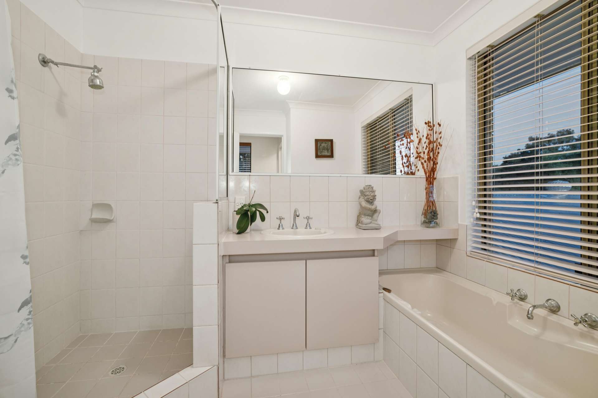 39 Kings Row, Baskerville For Sale by Farmbuy.com - image 18