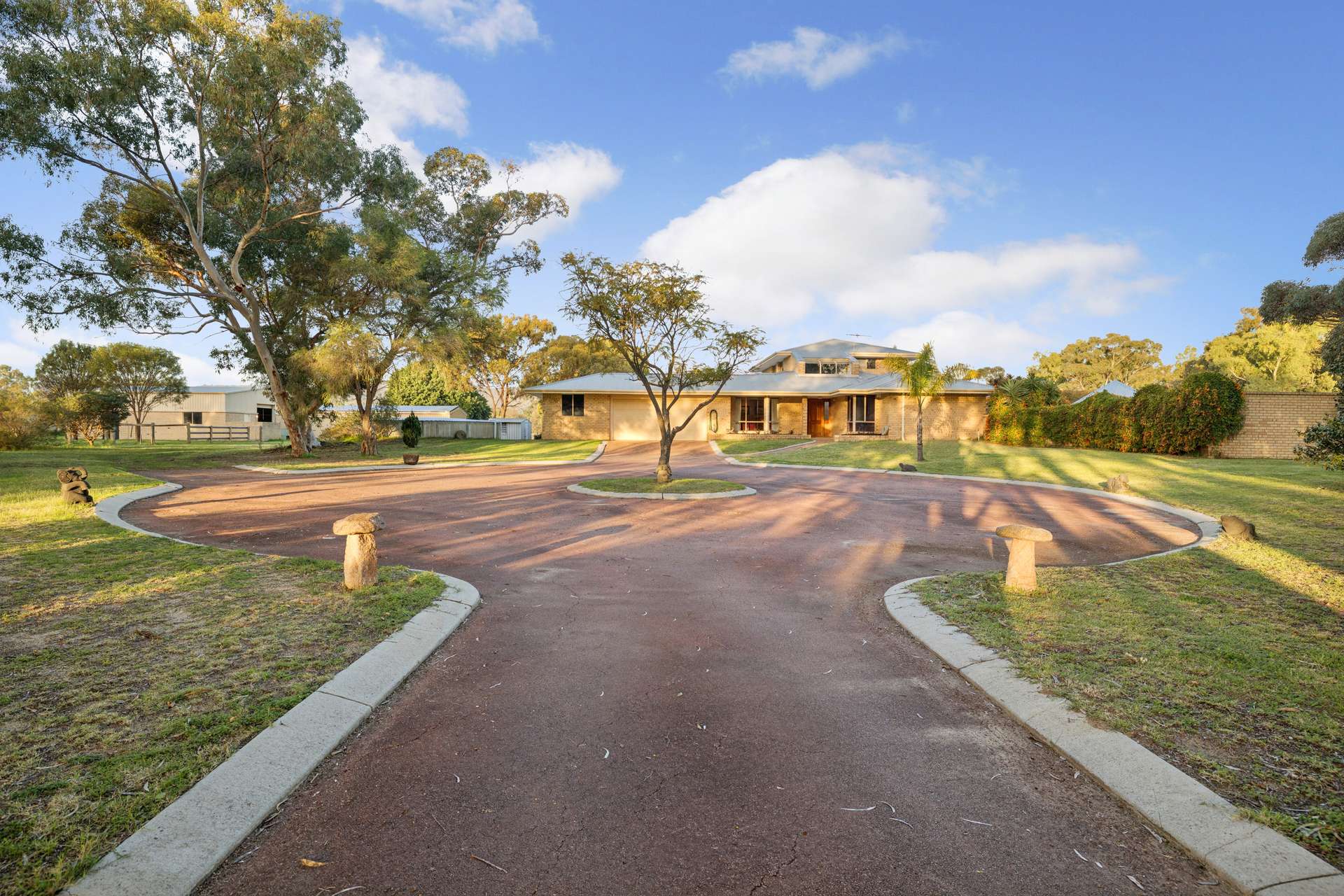 39 Kings Row, Baskerville For Sale by Farmbuy.com - image 3