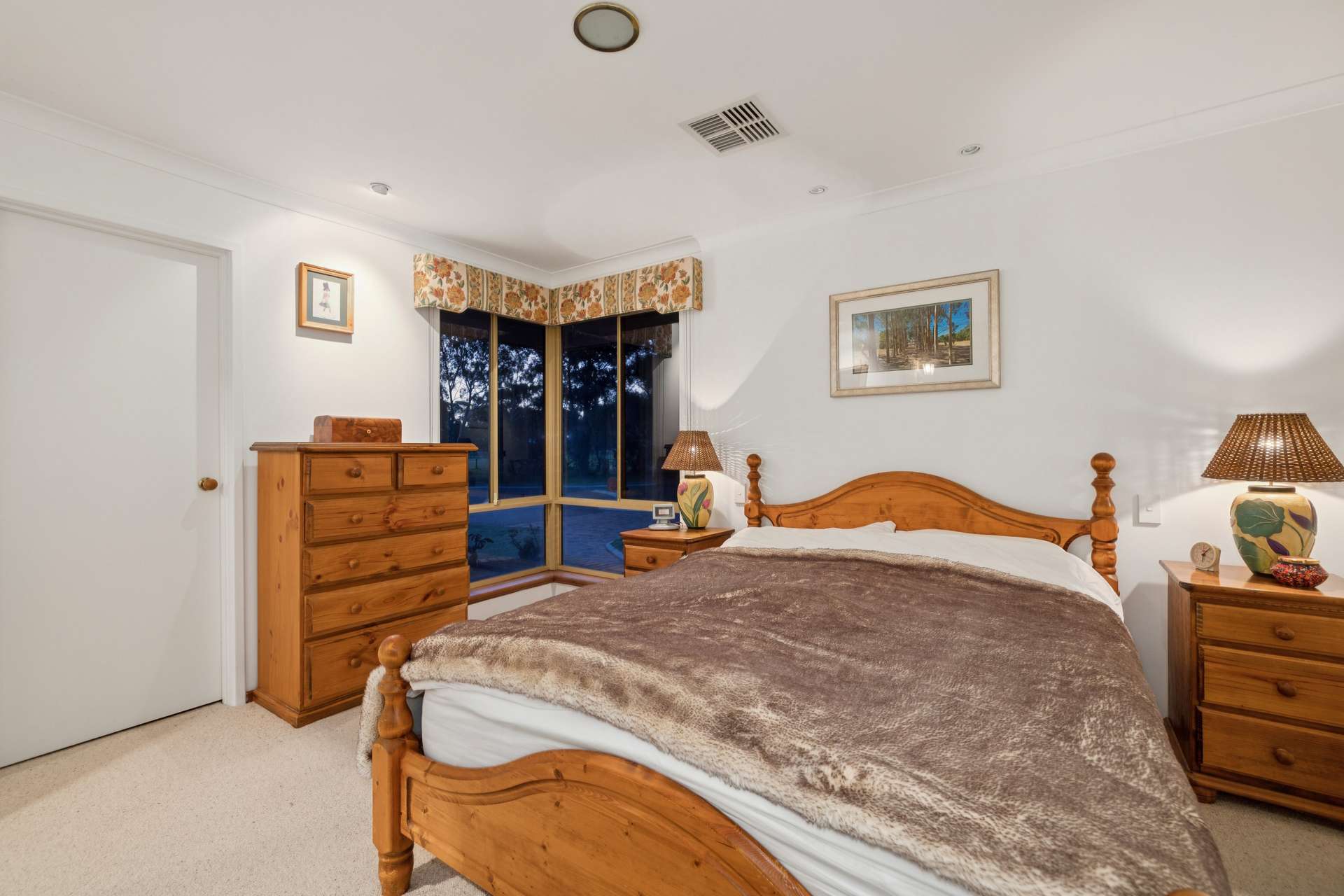 39 Kings Row, Baskerville For Sale by Farmbuy.com - image 14