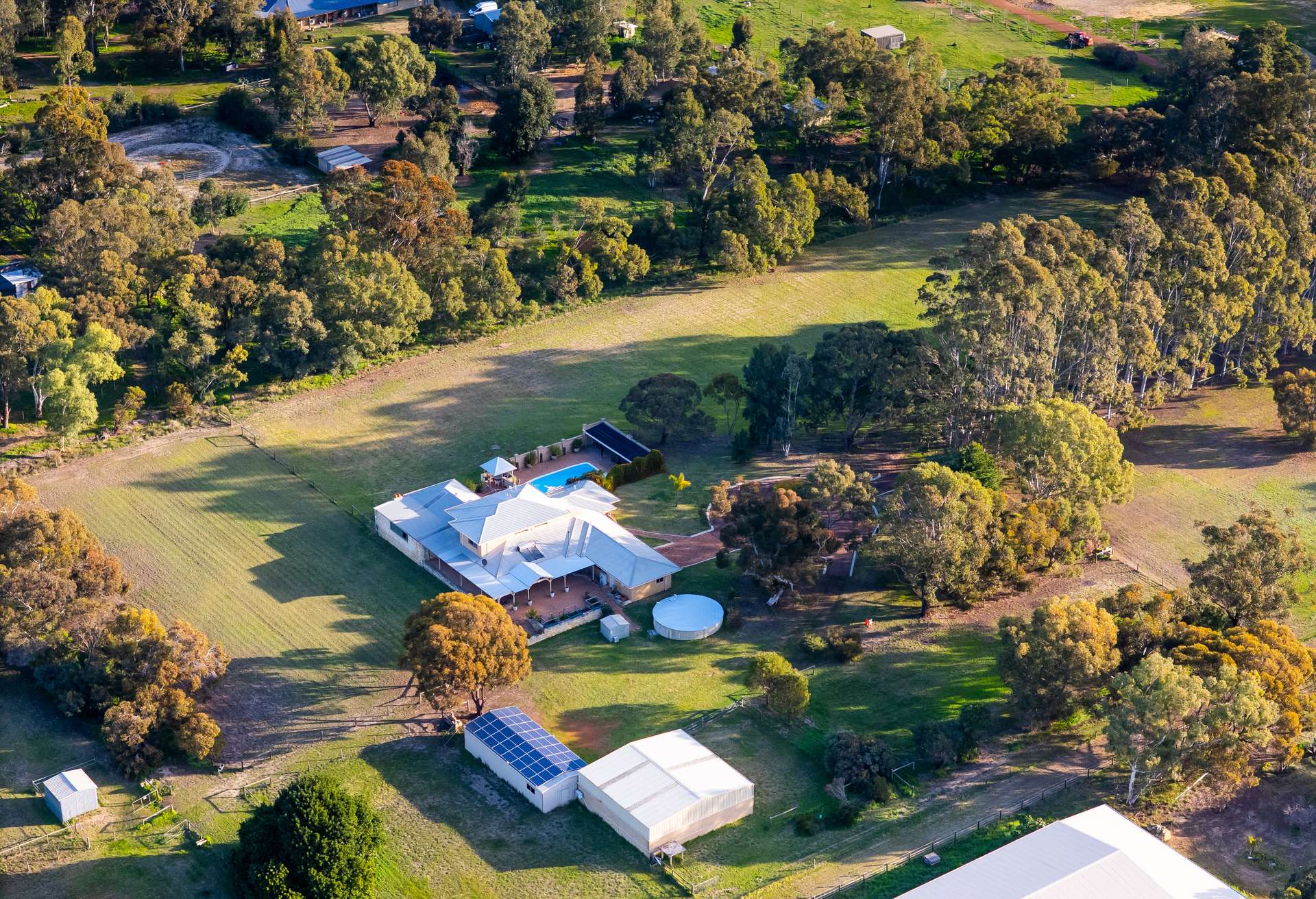 39 Kings Row, Baskerville For Sale by Farmbuy.com - image 1