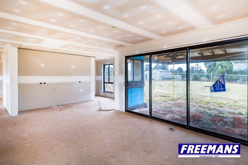 130-132 Premier Drive, Kingaroy For Sale by Farmbuy.com - image 4