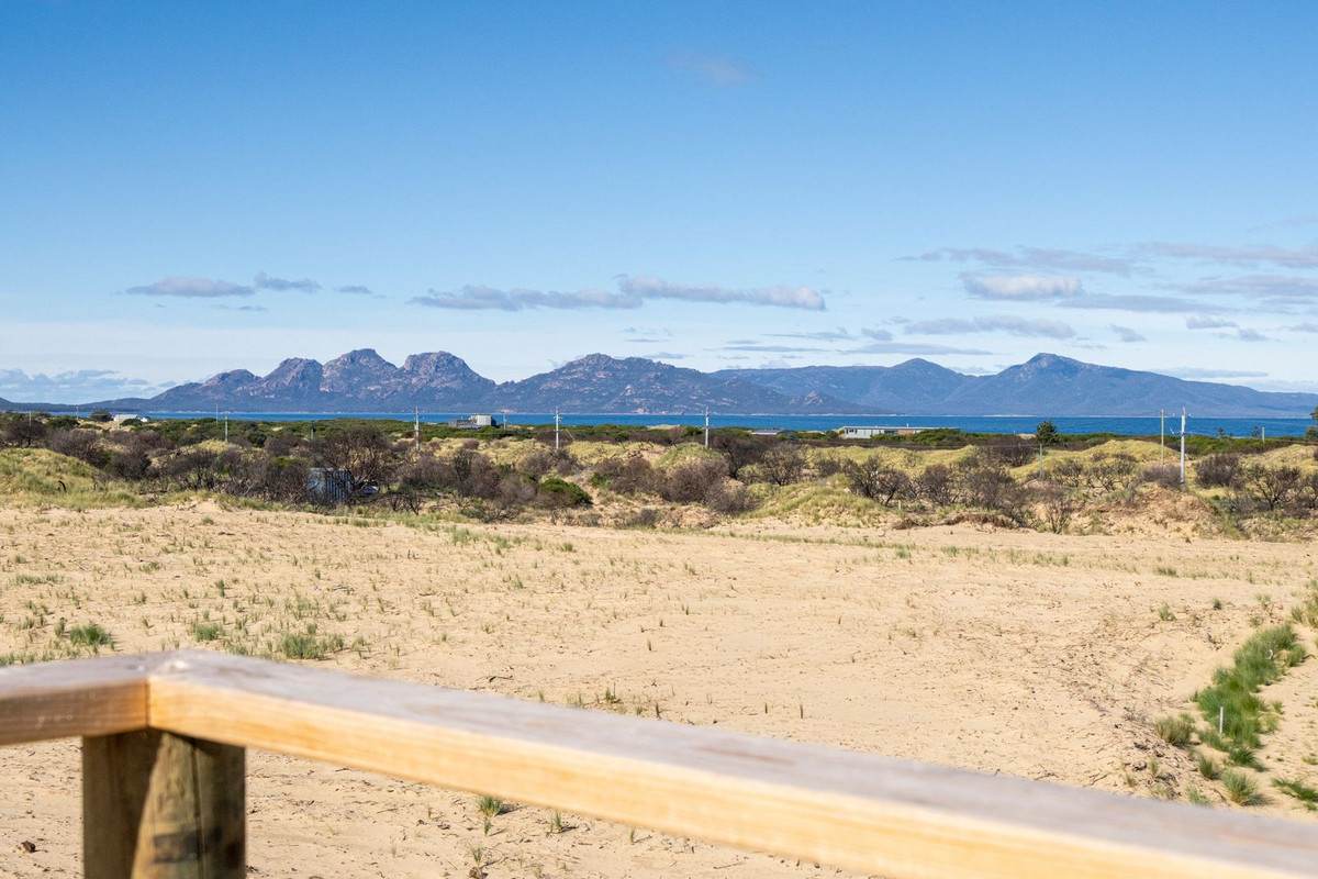 711 Dolphin Sands Road, Dolphin Sands For Sale by Farmbuy.com - image 1