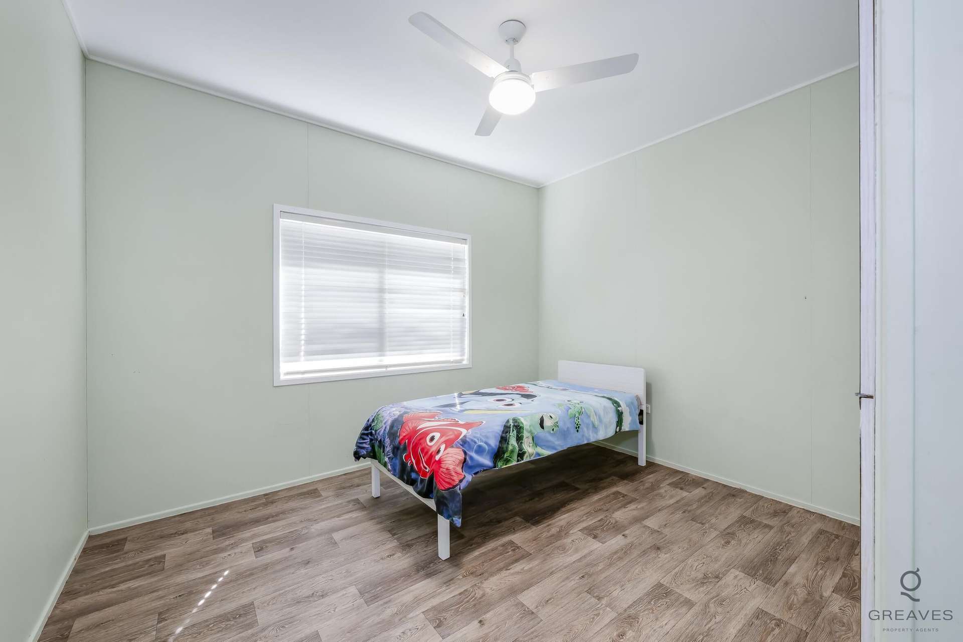 2 Low Street, Kensington For Sale by Farmbuy.com - image 11