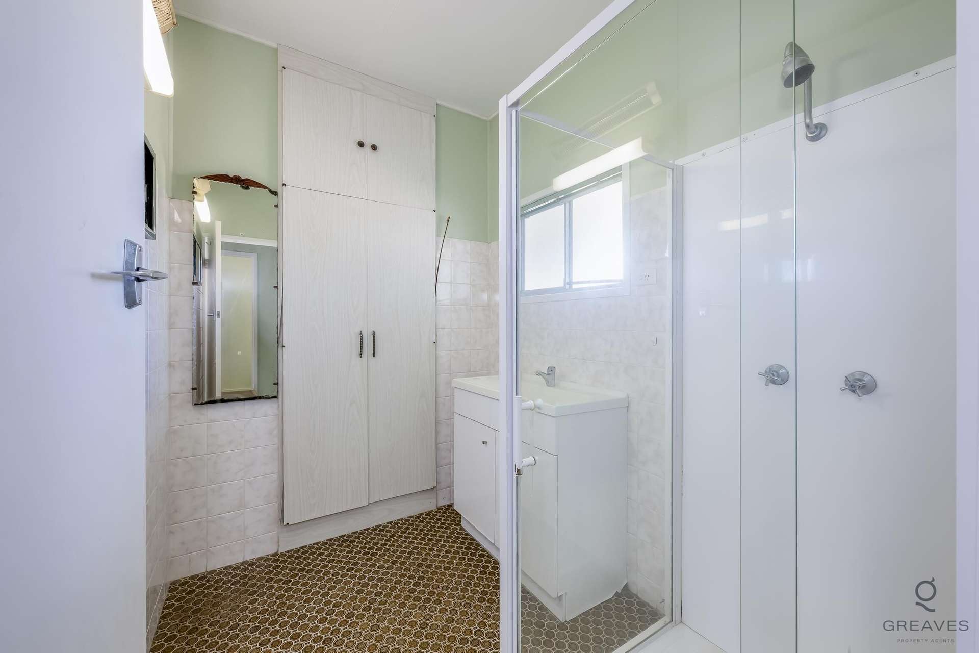 2 Low Street, Kensington For Sale by Farmbuy.com - image 14