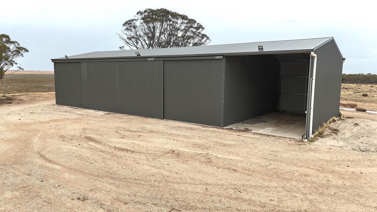 724 Chaplin Road, Tutye For Sale by Farmbuy.com - image 12