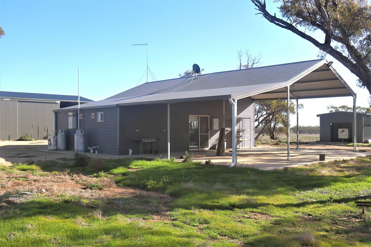 724 Chaplin Road, Tutye For Sale by Farmbuy.com - image 3