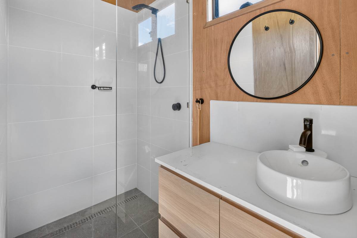 43 Butler Street, Seaton For Sale by Farmbuy.com - image 9