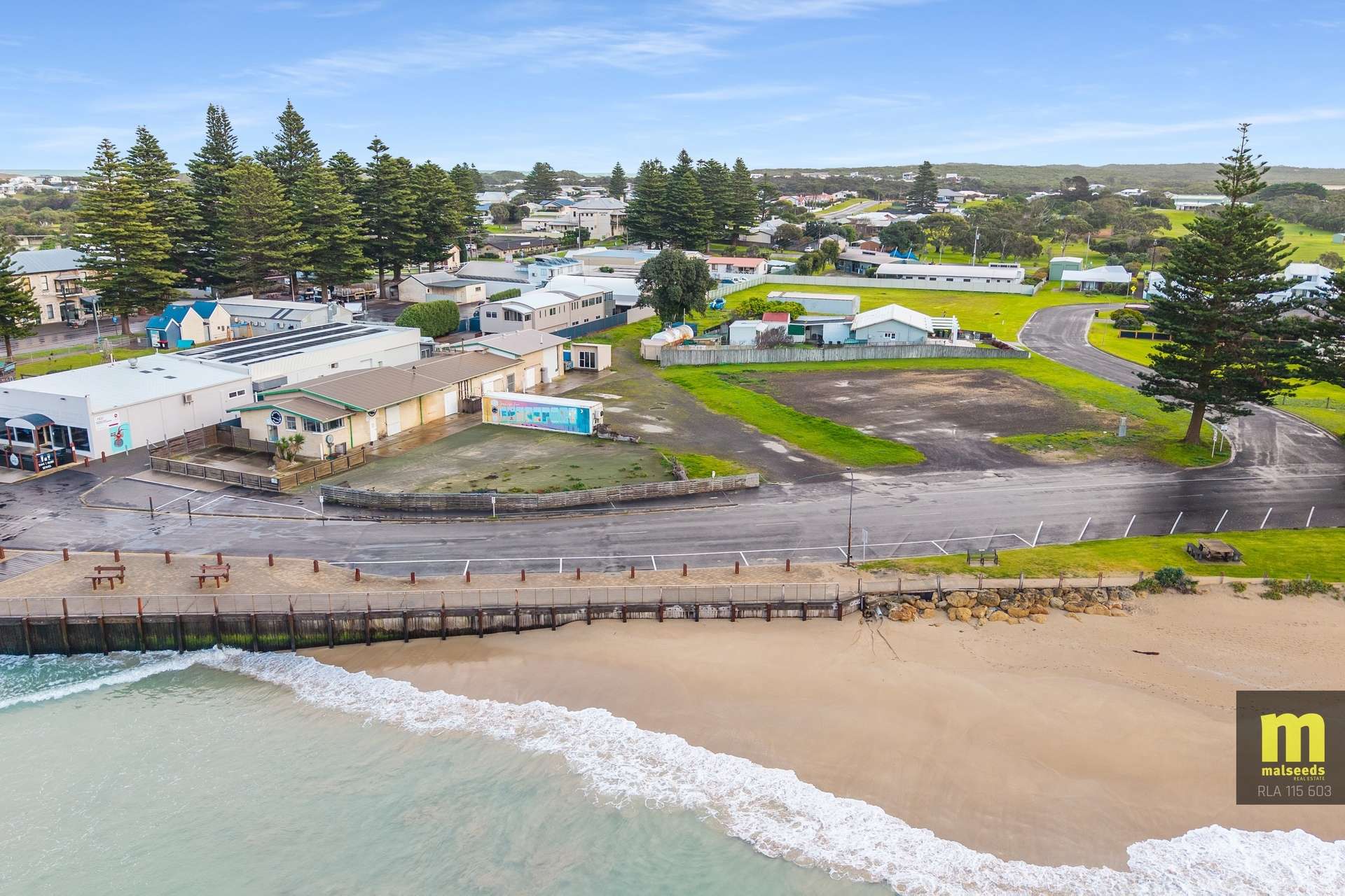 7 & 9 Beach Road, Beachport For Sale by Farmbuy.com - image 5