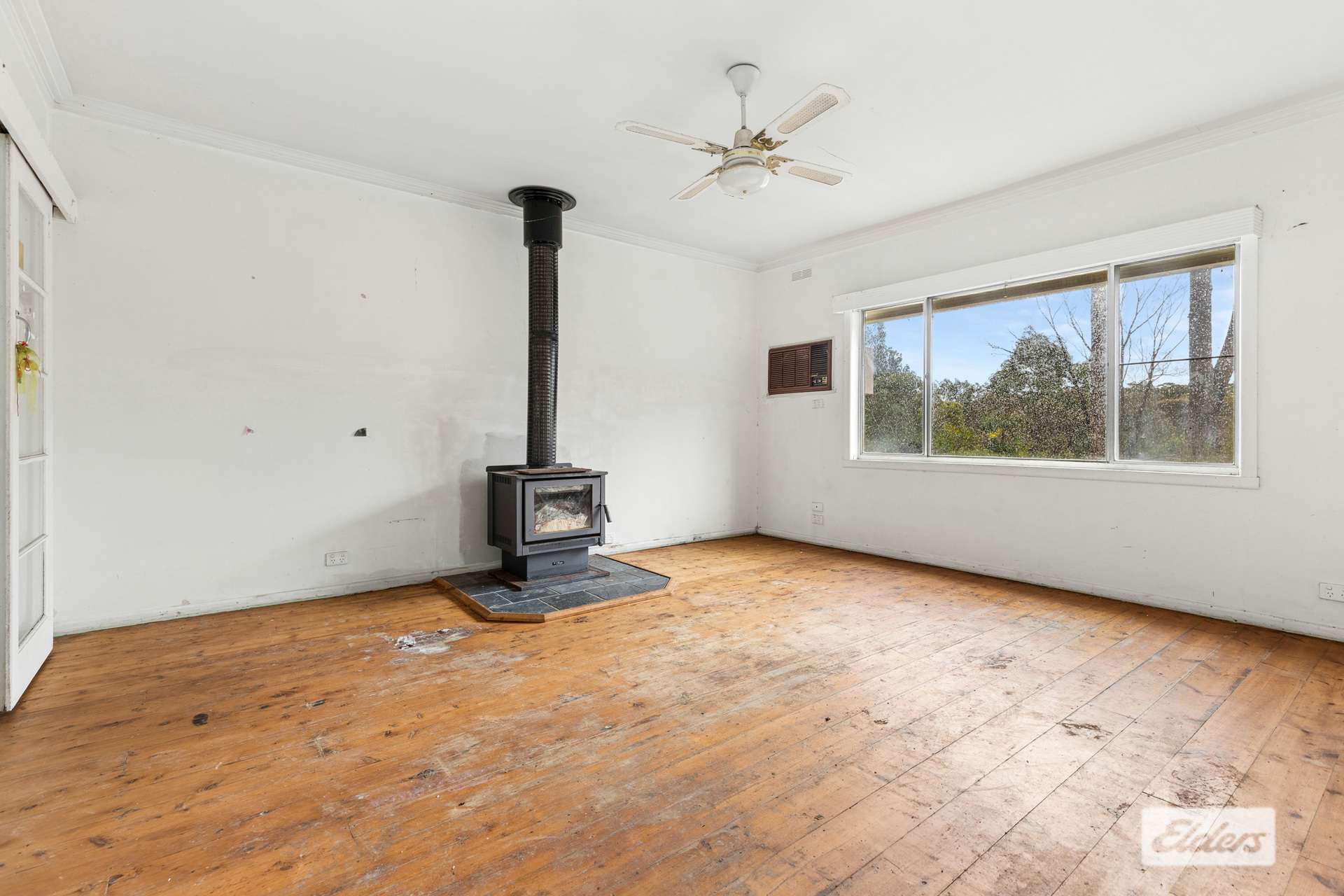 1 Grumont Street, Castlemaine For Sale by Farmbuy.com - image 3